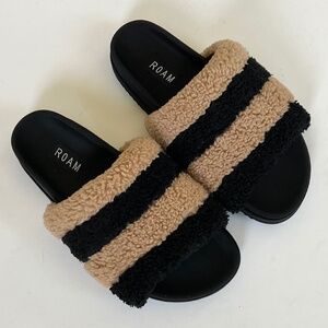 ROAM Fuzzy Prism Slippers Beige & Black Faux Shearling Size EU 36